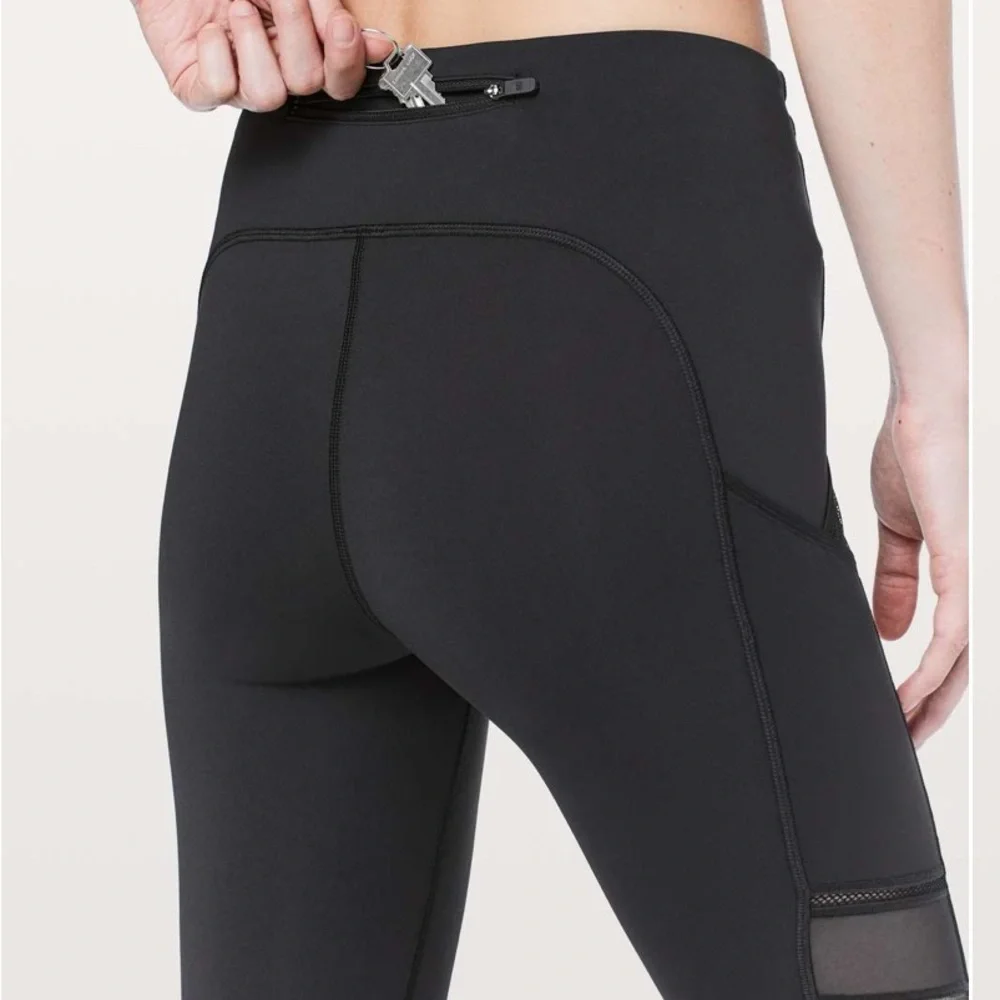 Lululemon speed up tight mesh 28” size 6 - Picture 4 of 11